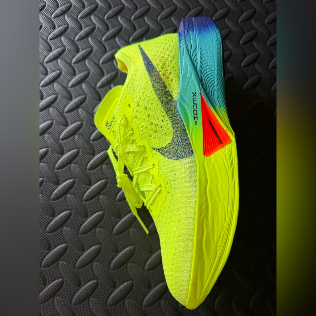 Dv4130-700 $260 Women’s 8 & 9 Nike Vaporfly Next% 3 Road Racing No Box